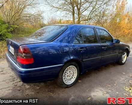 Мерседес Ц-Клас 1994 у Ахтырке на Automoto.ua Синій Мерседес Ц-Клас, об'ємом двигуна 1.8 л та пробігом 234 тис. км за 2000 $, фото 3 на Automoto.ua