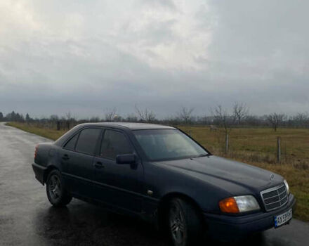 Синий Мерседес Ц-Класс, объемом двигателя 1.8 л и пробегом 444 тыс. км за 999 $, фото 7 на Automoto.ua