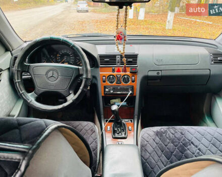 Мерседес Ц-Класс 1995 в Малой Виске на Automoto.ua Синий Мерседес Ц-Класс, объемом двигателя 1.8 л и пробегом 403 тыс. км за 3000 $, фото 12 на Automoto.ua