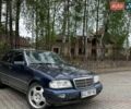 Синий Мерседес Ц-Класс, объемом двигателя 1.8 л и пробегом 375 тыс. км за 2300 $, фото 1 на Automoto.ua