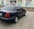 Синий Мерседес Ц-Класс, объемом двигателя 1.8 л и пробегом 386 тыс. км за 3000 $, фото 2 на Automoto.ua