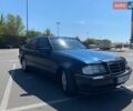 Синий Мерседес Ц-Класс, объемом двигателя 2 л и пробегом 500 тыс. км за 2200 $, фото 1 на Automoto.ua