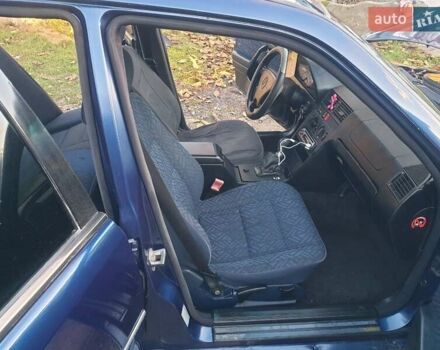 Мерседес Ц-Класс 1995 в Виннице на Automoto.ua Синий Мерседес Ц-Класс, объемом двигателя 1.8 л и пробегом 570 тыс. км за 2497 $, фото 17 на Automoto.ua