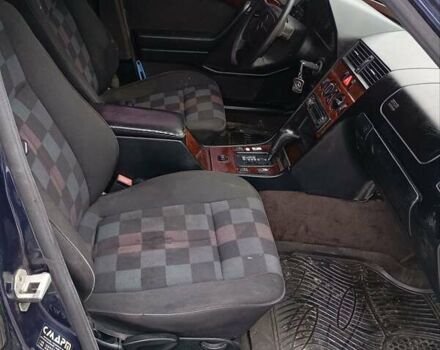 Синій Мерседес Ц-Клас, об'ємом двигуна 1.8 л та пробігом 346 тис. км за 1600 $, фото 7 на Automoto.ua