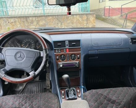 Синій Мерседес Ц-Клас, об'ємом двигуна 1.8 л та пробігом 386 тис. км за 3000 $, фото 7 на Automoto.ua