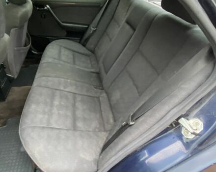 Синий Мерседес Ц-Класс, объемом двигателя 1.8 л и пробегом 200 тыс. км за 1800 $, фото 5 на Automoto.ua