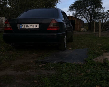 Синий Мерседес Ц-Класс, объемом двигателя 2 л и пробегом 330 тыс. км за 2000 $, фото 4 на Automoto.ua