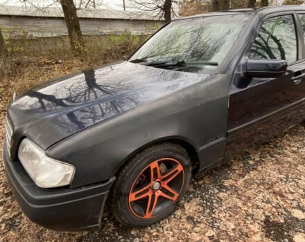 Синий Мерседес Ц-Класс, объемом двигателя 1.8 л и пробегом 200 тыс. км за 1800 $, фото 7 на Automoto.ua