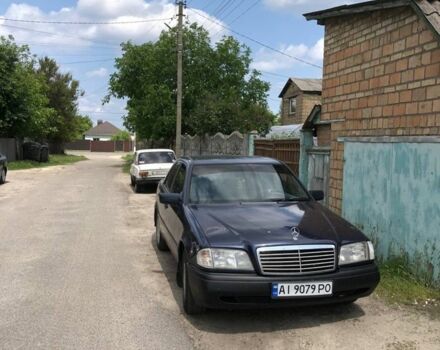 Синий Мерседес Ц-Класс, объемом двигателя 1.8 л и пробегом 300 тыс. км за 2800 $, фото 9 на Automoto.ua
