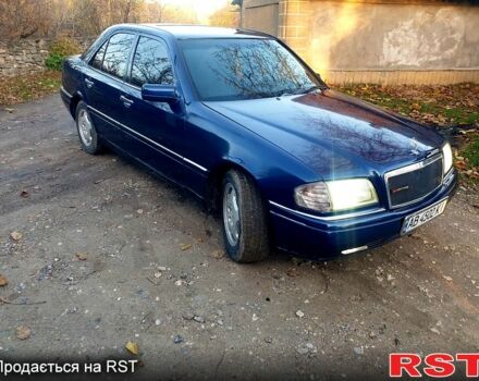 Мерседес Ц-Класс 1995 в Виннице на Automoto.ua Синий Мерседес Ц-Класс, объемом двигателя 1.8 л и пробегом 320 тыс. км за 2497 $, фото 2 на Automoto.ua