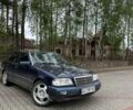Синій Мерседес Ц-Клас, об'ємом двигуна 1.8 л та пробігом 375 тис. км за 2300 $, фото 1 на Automoto.ua