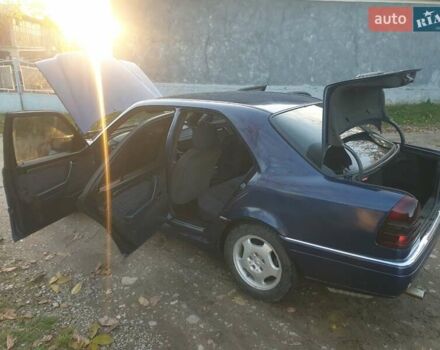 Мерседес Ц-Класс 1995 в Виннице на Automoto.ua Синий Мерседес Ц-Класс, объемом двигателя 1.8 л и пробегом 570 тыс. км за 2497 $, фото 24 на Automoto.ua