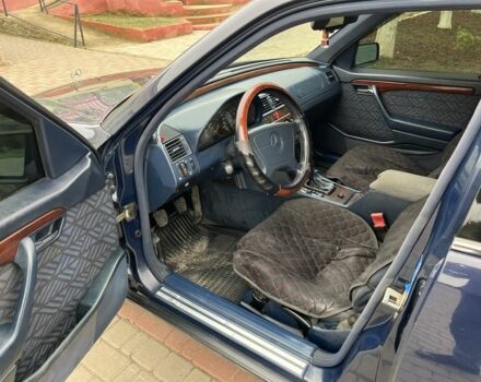 Синій Мерседес Ц-Клас, об'ємом двигуна 1.8 л та пробігом 386 тис. км за 3000 $, фото 6 на Automoto.ua