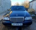 Синій Мерседес Ц-Клас, об'ємом двигуна 1.8 л та пробігом 0 тис. км за 1800 $, фото 1 на Automoto.ua