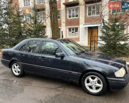 Синій Мерседес Ц-Клас, об'ємом двигуна 1.8 л та пробігом 294 тис. км за 2999 $, фото 2 на Automoto.ua