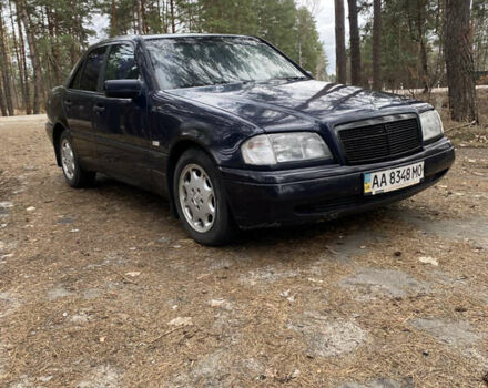 Синий Мерседес Ц-Класс, объемом двигателя 2.3 л и пробегом 410 тыс. км за 2999 $, фото 1 на Automoto.ua