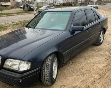 Синій Мерседес Ц-Клас, об'ємом двигуна 1.8 л та пробігом 444 тис. км за 2600 $, фото 4 на Automoto.ua