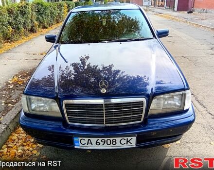 Синій Мерседес Ц-Клас, об'ємом двигуна 1.8 л та пробігом 365 тис. км за 2500 $, фото 1 на Automoto.ua