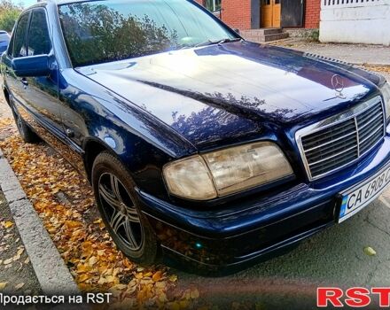 Синій Мерседес Ц-Клас, об'ємом двигуна 1.8 л та пробігом 365 тис. км за 2500 $, фото 9 на Automoto.ua