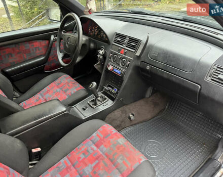 Синій Мерседес Ц-Клас, об'ємом двигуна 1.8 л та пробігом 294 тис. км за 2999 $, фото 16 на Automoto.ua