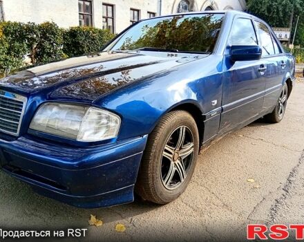 Синій Мерседес Ц-Клас, об'ємом двигуна 1.8 л та пробігом 365 тис. км за 2500 $, фото 5 на Automoto.ua