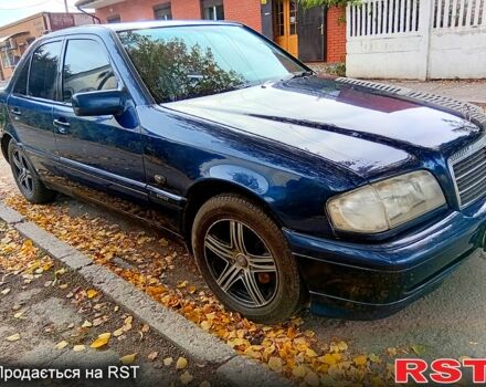 Синій Мерседес Ц-Клас, об'ємом двигуна 1.8 л та пробігом 365 тис. км за 2500 $, фото 6 на Automoto.ua