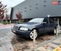 Синий Мерседес Ц-Класс, объемом двигателя 2 л и пробегом 468 тыс. км за 1990 $, фото 8 на Automoto.ua