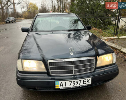 Синій Мерседес Ц-Клас, об'ємом двигуна 1.8 л та пробігом 294 тис. км за 2999 $, фото 1 на Automoto.ua