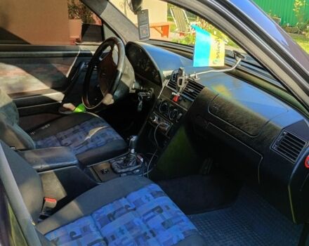 Синий Мерседес Ц-Класс, объемом двигателя 1.8 л и пробегом 286 тыс. км за 2400 $, фото 4 на Automoto.ua