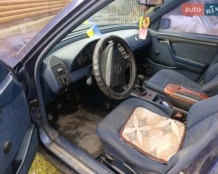 Синій Мерседес Ц-Клас, об'ємом двигуна 2 л та пробігом 280 тис. км за 1200 $, фото 7 на Automoto.ua