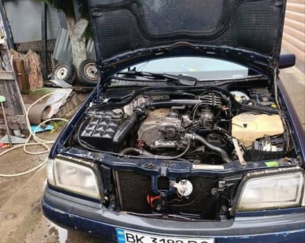 Синій Мерседес Ц-Клас, об'ємом двигуна 2 л та пробігом 280 тис. км за 1200 $, фото 8 на Automoto.ua