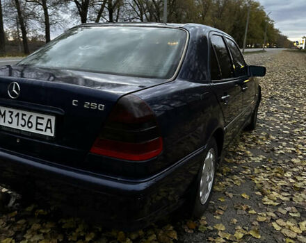 Мерседес Ц-Клас 1997 у Ромнах на Automoto.ua Синій Мерседес Ц-Клас, об'ємом двигуна 2.5 л та пробігом 500 тис. км за 2999 $, фото 9 на Automoto.ua