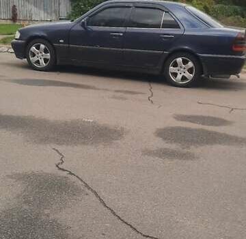 Мерседес Ц-Класс 1997 в Киеве на Automoto.ua Синий Мерседес Ц-Класс, объемом двигателя 2 л и пробегом 405 тыс. км за 2200 $, фото 4 на Automoto.ua