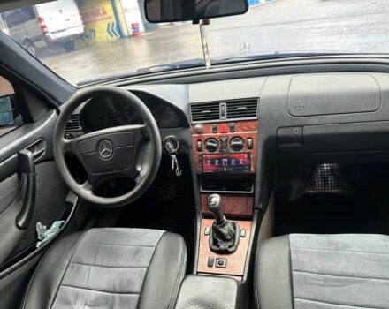 Синій Мерседес Ц-Клас, об'ємом двигуна 2.2 л та пробігом 636 тис. км за 2999 $, фото 6 на Automoto.ua