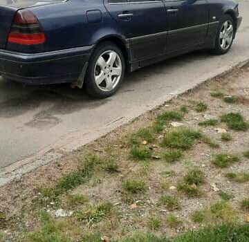 Мерседес Ц-Класс 1997 в Киеве на Automoto.ua Синий Мерседес Ц-Класс, объемом двигателя 2 л и пробегом 405 тыс. км за 2200 $, фото 11 на Automoto.ua