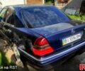 Синий Мерседес Ц-Класс, объемом двигателя 2.8 л и пробегом 330 тыс. км за 1600 $, фото 8 на Automoto.ua