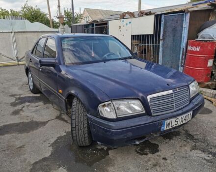 Синій Мерседес Ц-Клас, об'ємом двигуна 2 л та пробігом 420 тис. км за 850 $, фото 6 на Automoto.ua