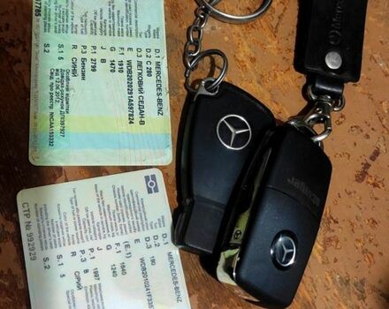 Синий Мерседес Ц-Класс, объемом двигателя 2.8 л и пробегом 330 тыс. км за 1600 $, фото 10 на Automoto.ua