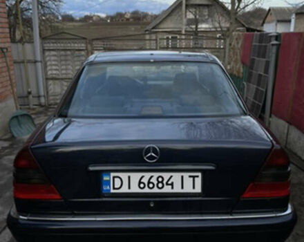 Синій Мерседес Ц-Клас, об'ємом двигуна 2 л та пробігом 391 тис. км за 4200 $, фото 5 на Automoto.ua