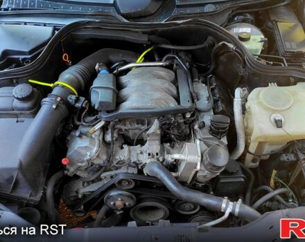 Синий Мерседес Ц-Класс, объемом двигателя 2.8 л и пробегом 330 тыс. км за 1600 $, фото 4 на Automoto.ua