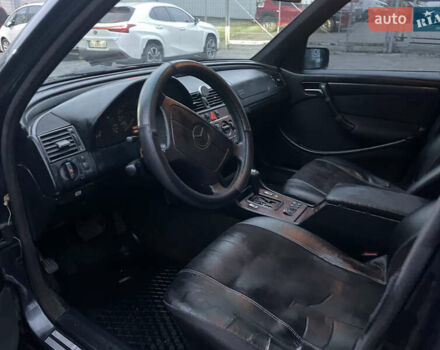 Синій Мерседес Ц-Клас, об'ємом двигуна 2.2 л та пробігом 488 тис. км за 2800 $, фото 16 на Automoto.ua