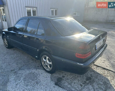 Синій Мерседес Ц-Клас, об'ємом двигуна 1.8 л та пробігом 411 тис. км за 2100 $, фото 3 на Automoto.ua