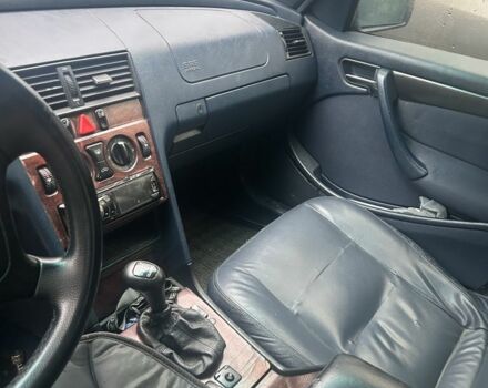 Синій Мерседес Ц-Клас, об'ємом двигуна 1.8 л та пробігом 200 тис. км за 1538 $, фото 3 на Automoto.ua