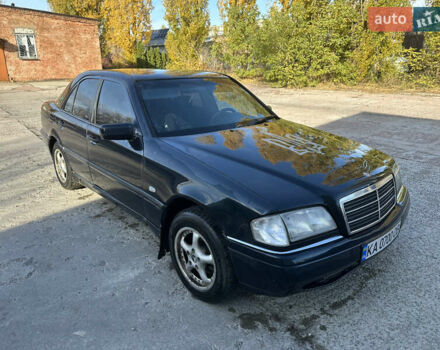 Синій Мерседес Ц-Клас, об'ємом двигуна 1.8 л та пробігом 411 тис. км за 2100 $, фото 1 на Automoto.ua