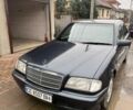 Синий Мерседес Ц-Класс, объемом двигателя 1.8 л и пробегом 340 тыс. км за 4200 $, фото 1 на Automoto.ua