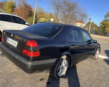 Синий Мерседес Ц-Класс, объемом двигателя 1.8 л и пробегом 298 тыс. км за 2000 $, фото 5 на Automoto.ua