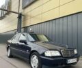 Синий Мерседес Ц-Класс, объемом двигателя 1.8 л и пробегом 443 тыс. км за 1950 $, фото 9 на Automoto.ua