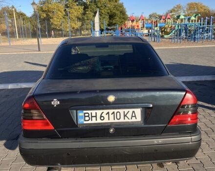 Синий Мерседес Ц-Класс, объемом двигателя 1.8 л и пробегом 298 тыс. км за 2000 $, фото 1 на Automoto.ua