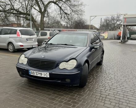 Синій Мерседес Ц-Клас, об'ємом двигуна 2 л та пробігом 320 тис. км за 2500 $, фото 2 на Automoto.ua
