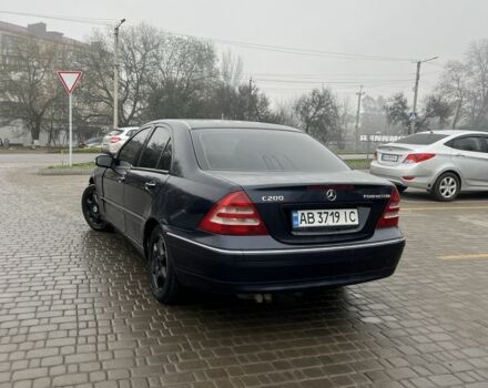 Синій Мерседес Ц-Клас, об'ємом двигуна 2 л та пробігом 320 тис. км за 2500 $, фото 4 на Automoto.ua